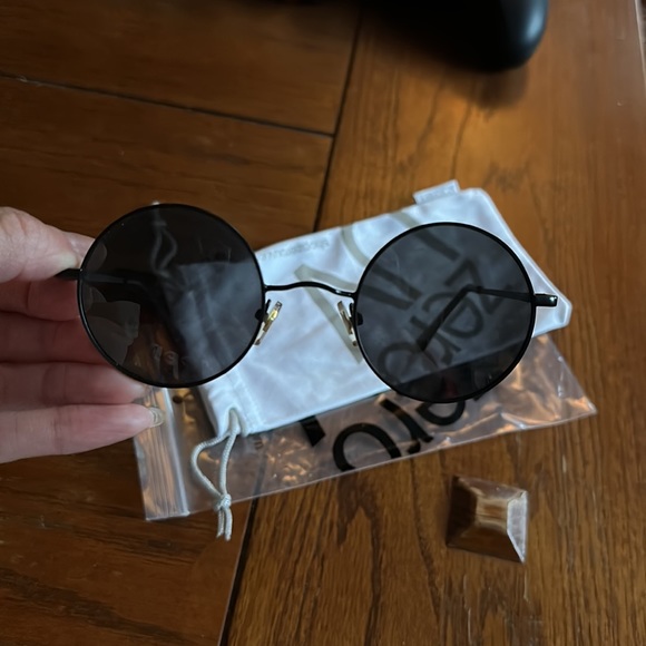 4pcs for $20 in my store ‼️Zero uv sunglasses - Picture 3 of 3